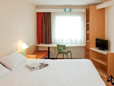 Ibis Rostock Am Stadthafen Exterior foto